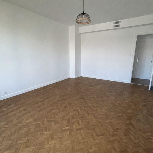 Location Appartement 3 pièces 67m² LA ROCHELLE 17000 - Photo 1