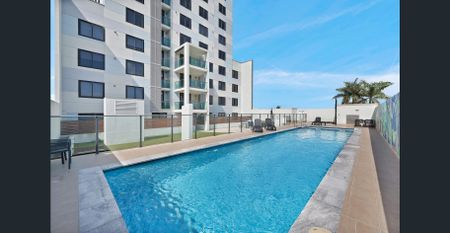 Riverside Studio Apartment on 8th Floor - Photo 5