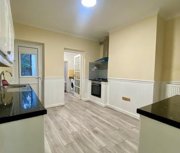 3 bedroom terraced house to rent - Photo 6