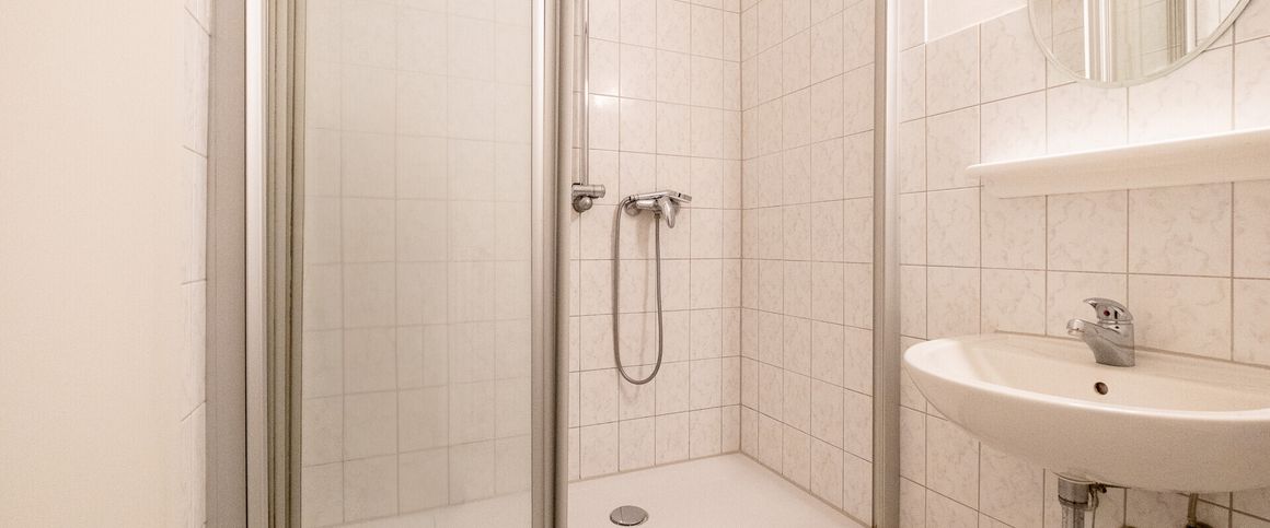 Charmante, frisch renovierte 3-Zimmer-Altbauwohnung mit Holzdielen in Bremen-Horn - Photo 1