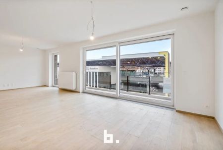 Lichtrijk nieuwbouwappartement pal in het centrum - Photo 3