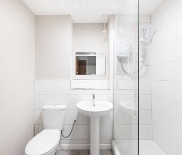 1 Bedroom Apartment, Holly Court – Leatherhead - Photo 1