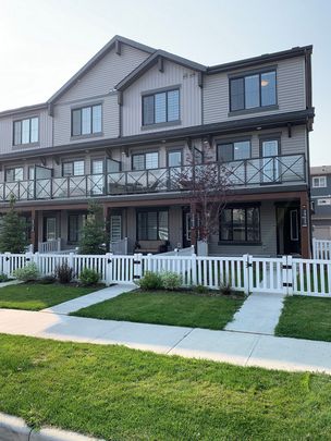 2 Bedroom + Den 2.5 Bathroom Townhouse in Uplands - SF251 - Photo 1