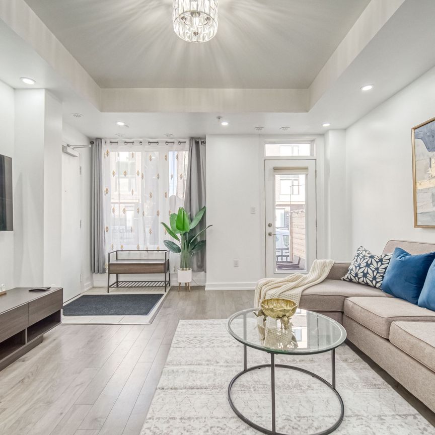 For Lease - 1555 Kingston Road Unit# 504, Pickering, Ontario - Photo 1