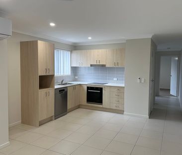 Charming 1-Bedroom Home with Covered Patio & Garage.. - Photo 2