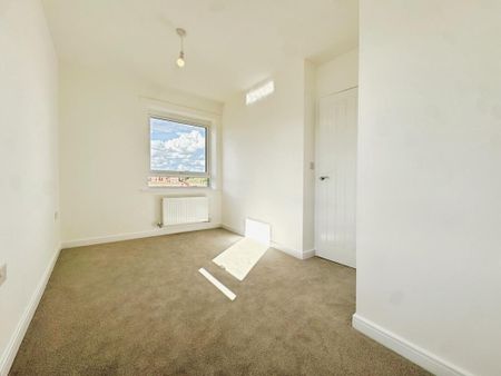 2 bedroom semi-detached house to rent - Photo 4