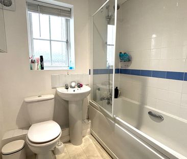 Gatehouse Court, Taunton - Photo 4