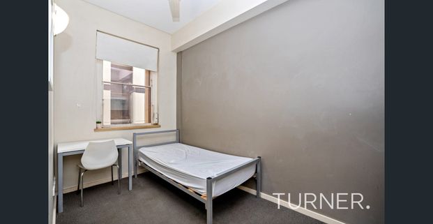 Fully Furnished 3 Bedroom Apartment in the Heart of Adelaide - Photo 1