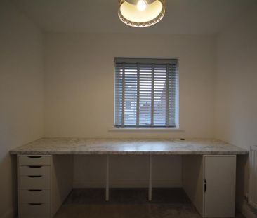 4 bedroom detached house to rent - Photo 3