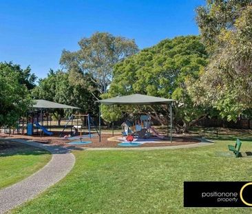 Large Townhouse Backs Onto Parkland - Photo 1