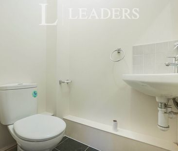 4 bedroom house to rent Bandy Fields Place, Salford, M7 - Photo 6