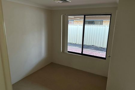 PERFECT LOCATION! - Photo 3