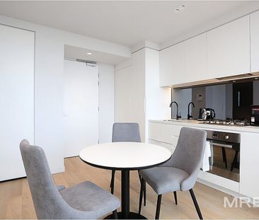 Spacious fully furnished apartment in the heart of the CBD - Photo 5