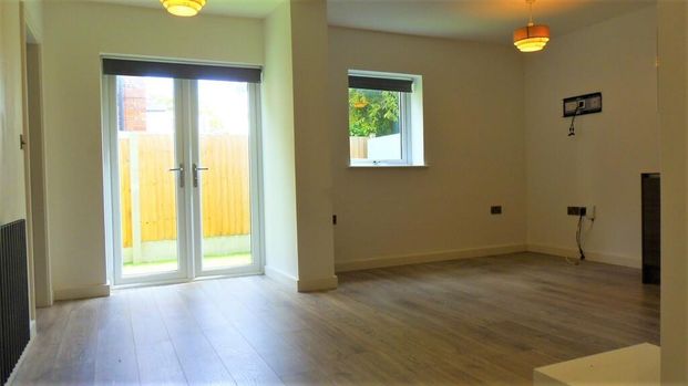 2 bedroom ground floor flat to rent - Photo 1
