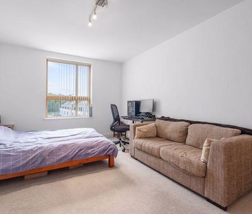 1 bedroom flat to rent - Photo 6