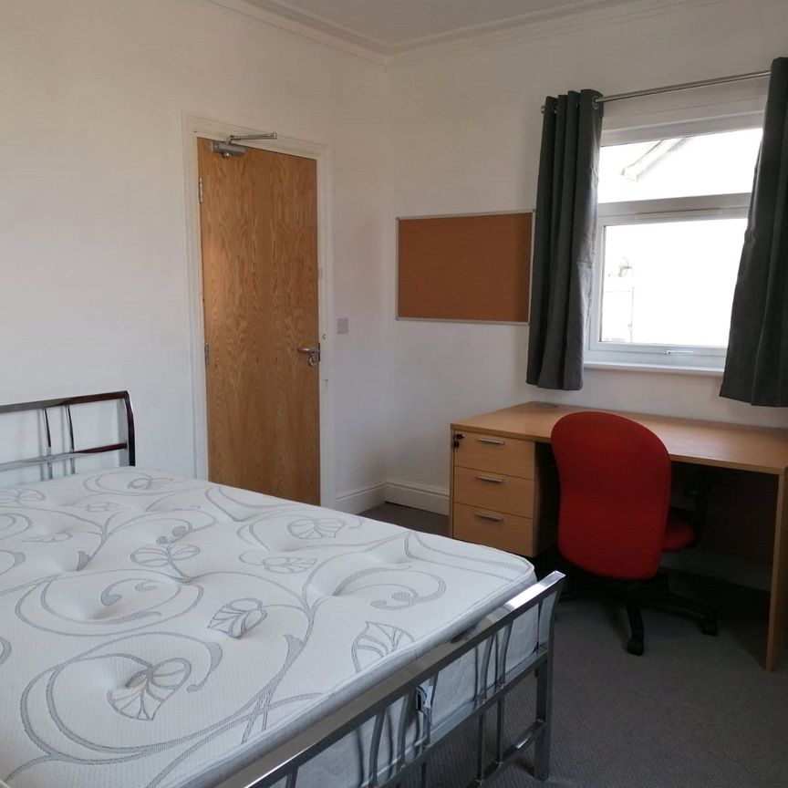 Orme Road, Bangor, LL57 - Photo 1