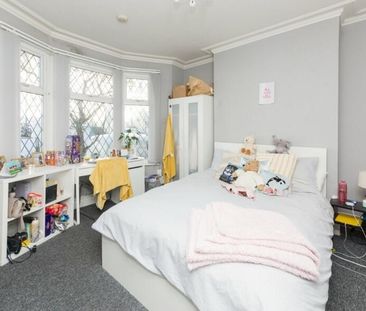 2 Bed Flat, Newmarket Road, BN2 - Photo 3