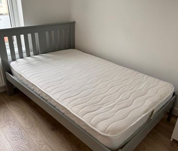 1 bedroom in a house share to rent - Photo 4