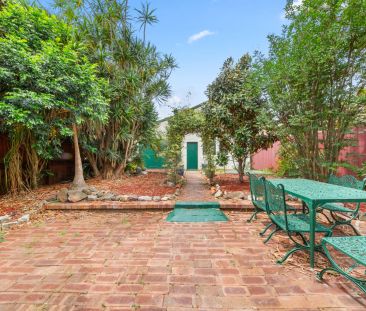 Lovingly Restored Period Home with Modern Comforts in Prime Queens ... - Photo 4