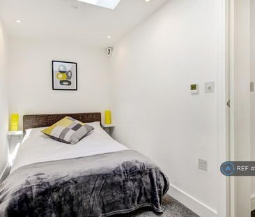 2 bedroom semi-detached house to rent - Photo 4