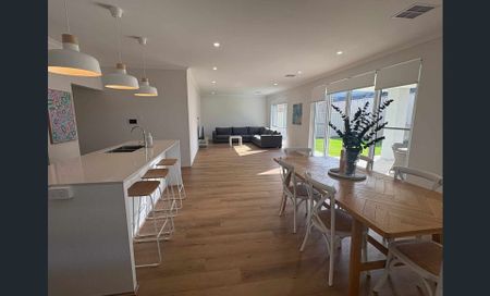 Luxury Meets Lifestyle - Photo 4