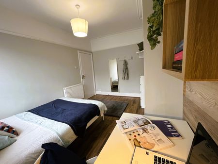 4 Bed Terraced House, Garmoyle Road, L15 - Photo 5