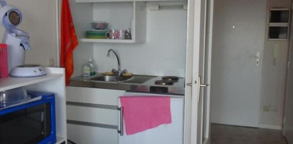 Location Appartement 1 pièce 23m² POITIERS 86000 - Photo 2