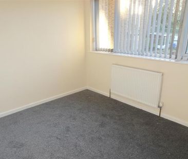2 bedroom semi-detached house to rent - Photo 3