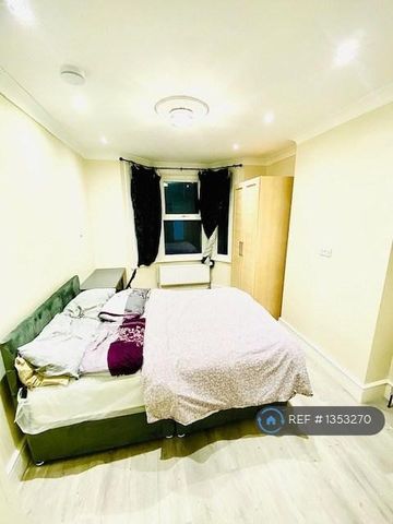 1 bedroom in a house share to rent - Photo 3