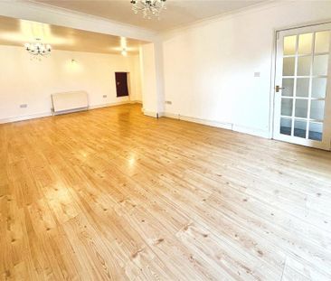 3 bedroom terraced house to rent - Photo 5