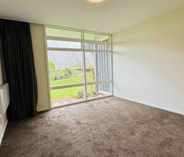 Cosy & central 2 bedroom apartment in close proximity to the CBD - Photo 3