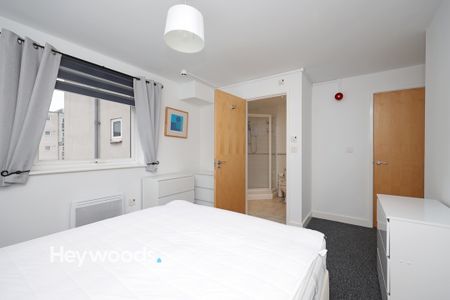 2 bed apartment to rent in Trinity Court, London Road, Newcastle-under-Lyme - Photo 3