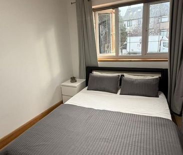 1 bedroom in a flat share to rent - Photo 3