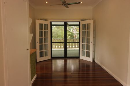 High in the Hills of Old Petrie - Photo 2