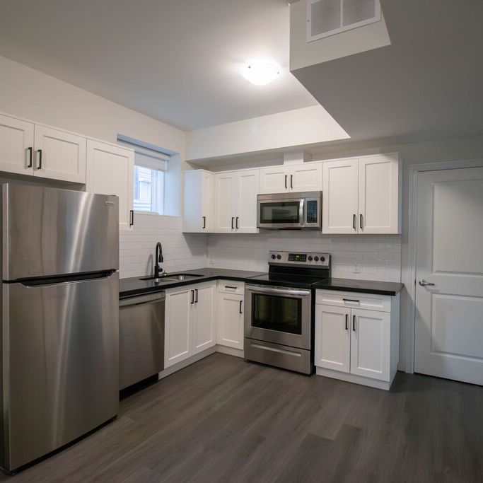 **GORGEOUS** 1 BEDROOM LOWER UNIT IN ST. CATHARINES!! - Photo 1