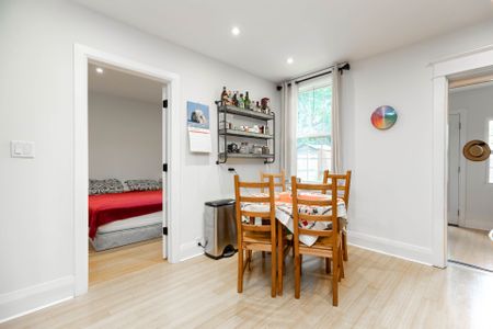 For Lease - 2338 1/2 Queen Street Unit# Main, Toronto, Ontario - Photo 3