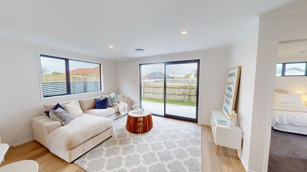 College Estate - 3 Bedrooms - Photo 1