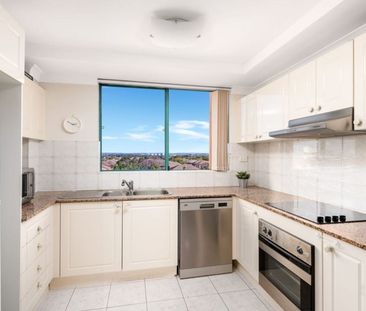 Your Coastal Retreat in the Heart of Brighton-Le-Sands - Photo 4