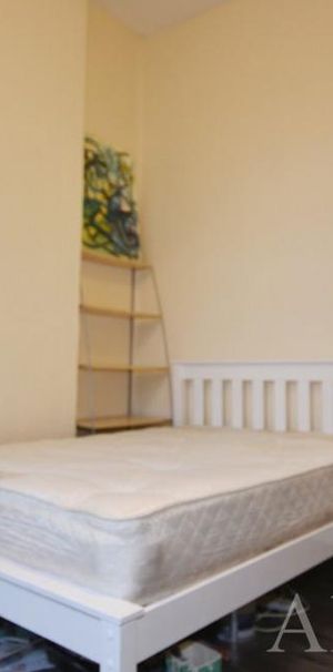 House share to rent - Photo 1