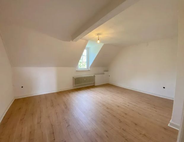 Wohnen zur Miete in einer Burg? 4-Zimmer Wohnung in der Burg Volperhausen! - Photo 1