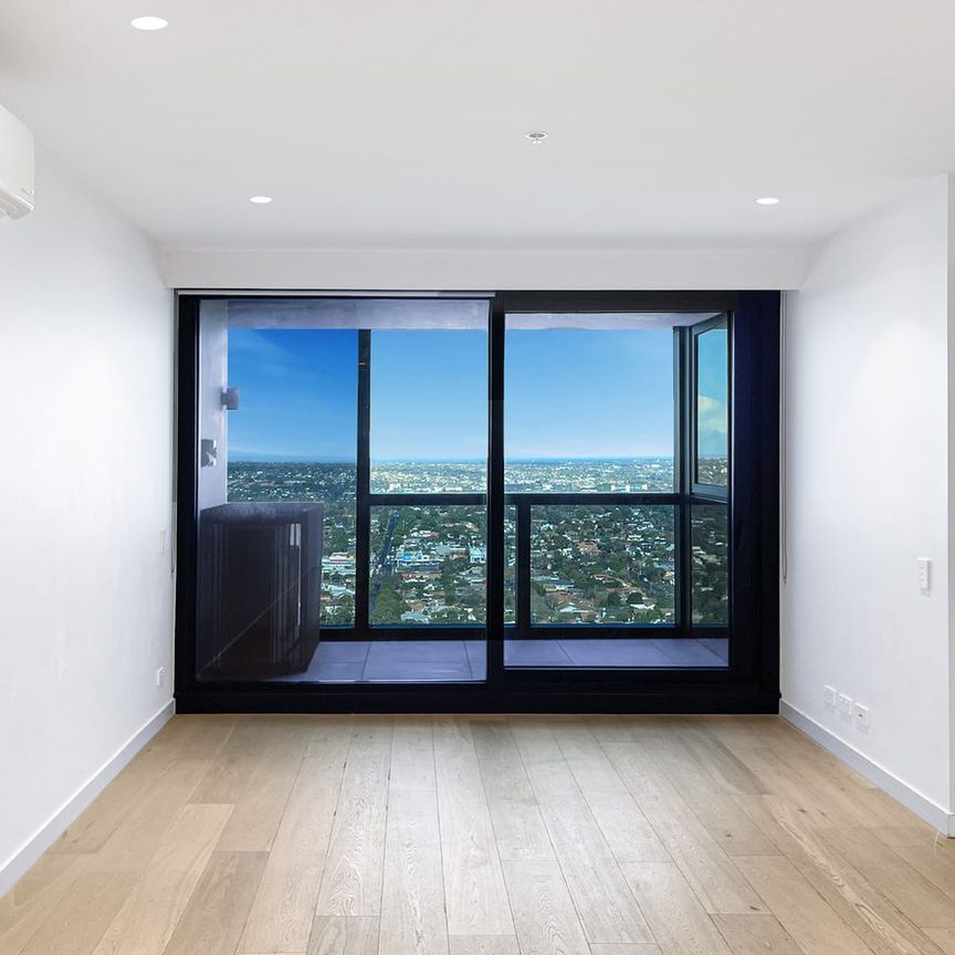 Central Box Hill Modern Style Apartment - Photo 1