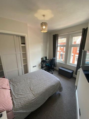 34 Oxford Street - Golden Stable & TV's in bedrooms & Great SpecLoughborough - Photo 2