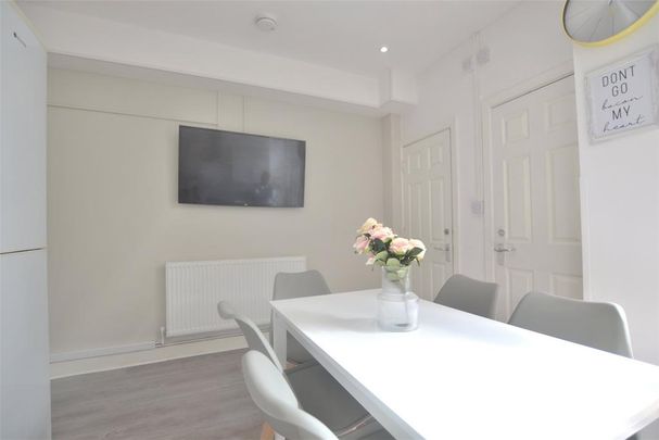 5 bedroom terraced house to rent - Photo 1