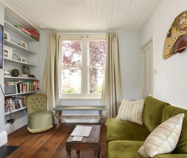 2 bedroom end of terrace house to rent - Photo 5
