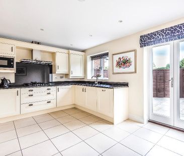 Cranbourne Hall, Winkfield - Photo 6