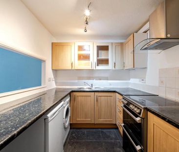 2 bedroom flat to rent - Photo 4