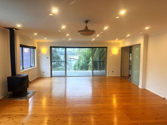 Waterfront reserve apartment TO APPLY ONLINE FOR A RENTAL FOLLOW THIS LINK t-app.com.au/rwb - Photo 1