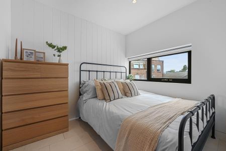 3 bedroom flat to rent - Photo 4