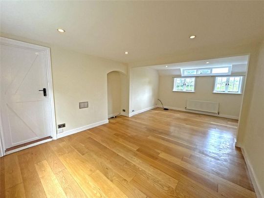 4 bedroom detached house to rent - Photo 1