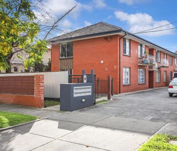 GROUND FLOOR APARTMENT IN THE HEART OF SEDDON! - Photo 6